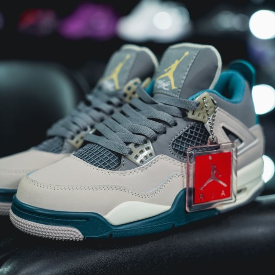 Air Jordan Retro 4 "Grey/Blue"