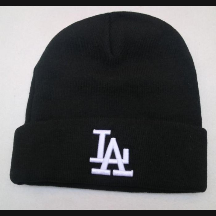 шапка LA