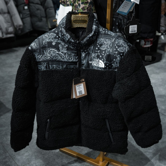 The North Face Reversible Double Sided Bandana Fleece Jacket