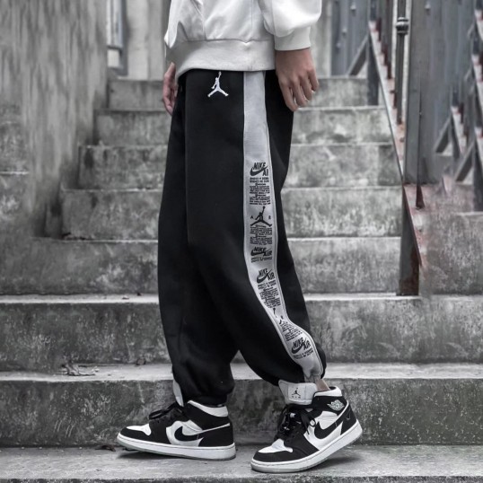 Jordan Magazine Pants | Black