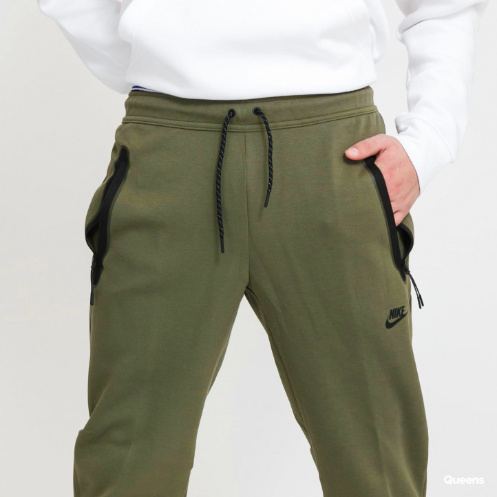 Nike Tech Fleece Pants "Olive"