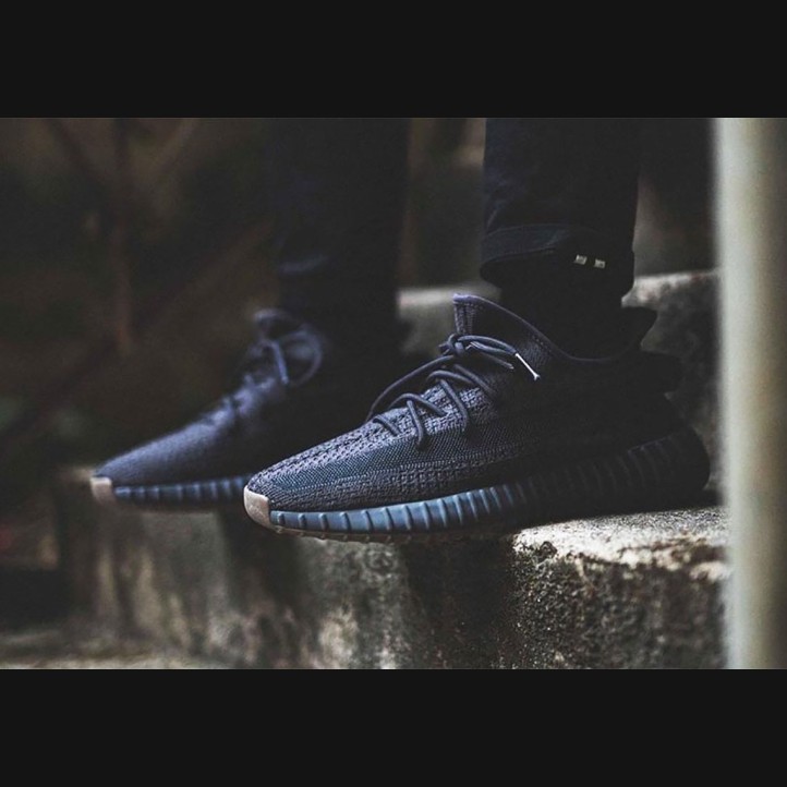 yeezy 350 black cinder