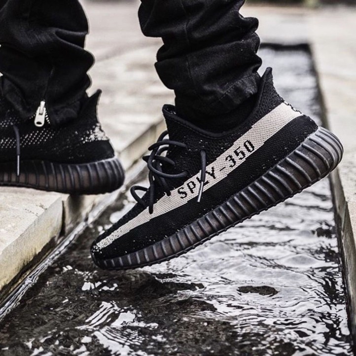 Nike yeezy oreo online