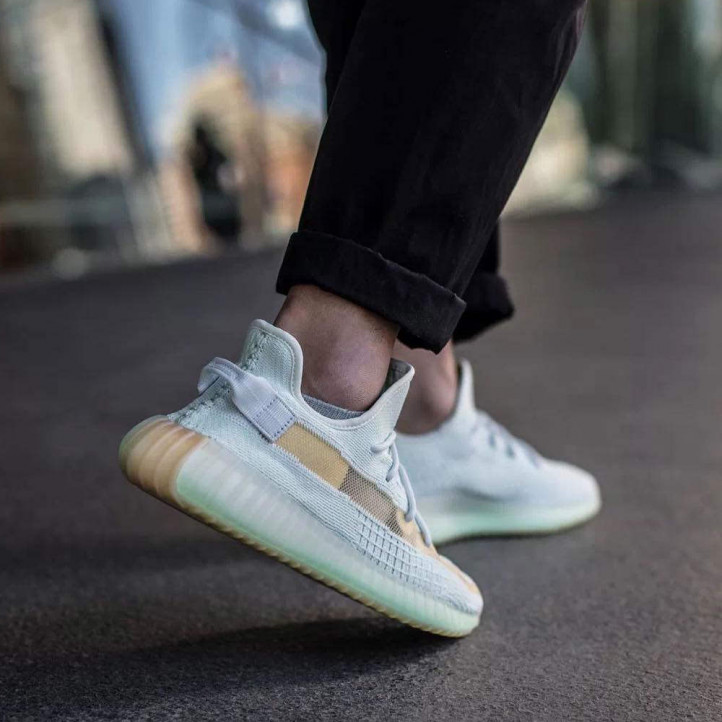 Adidas Yeezy Boost 350v2 Hyperspace
