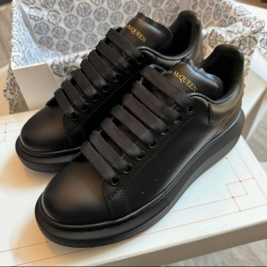 Alexander McQueen "Blackout"