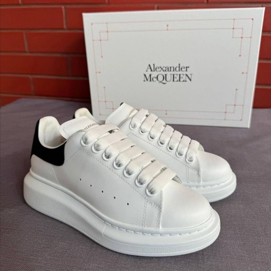 Alexander McQueen "White/Black"