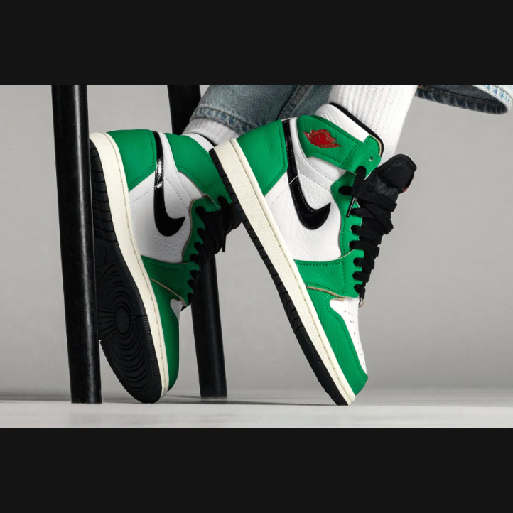 Nike Air Jordan Retro 1 High "Lucky Green"