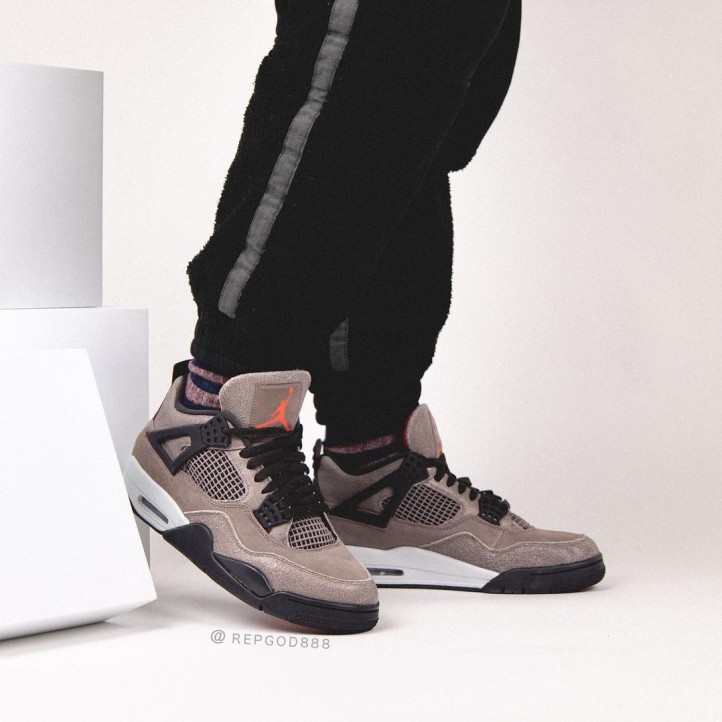 Nike Air Jordan Retro 4 "Taupe Haze"