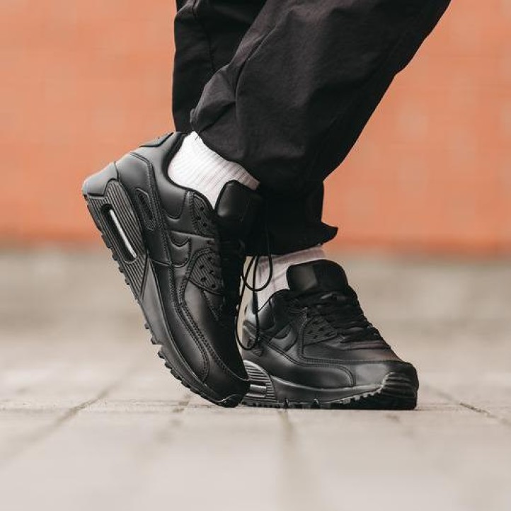 Nike Air Max 90 "Black Leather"