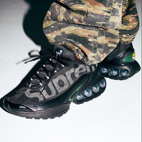 Nike DN Air Max x Supreme "Black"