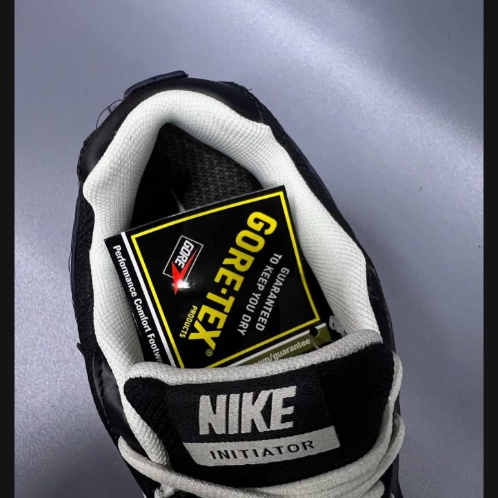 Nike Initiator Gore-Tex | Black White