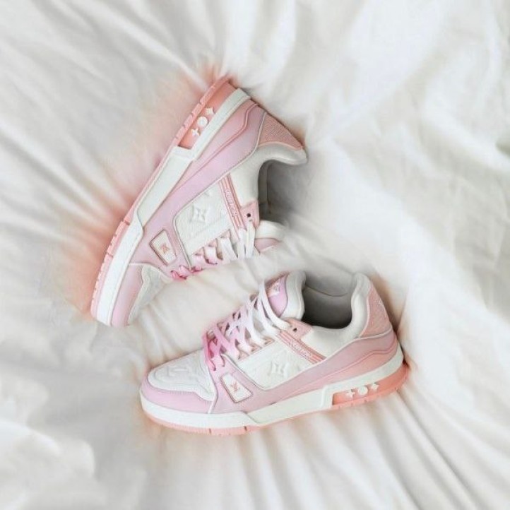Louis Vuitton LV Trainer "Rose" WMNS