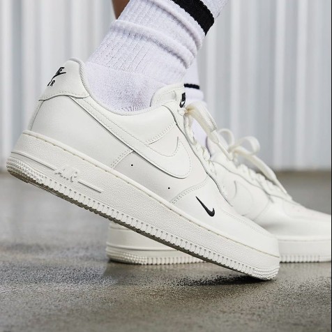 Nike Air Force 1 07 Essential "Sail/Black"