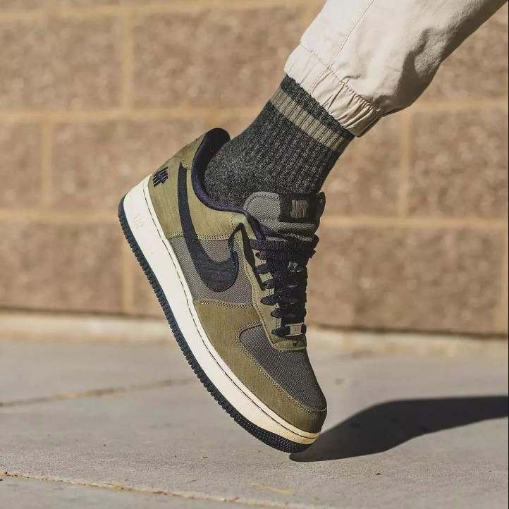 Nike Air Force 1 Low x Undefeated Khaki