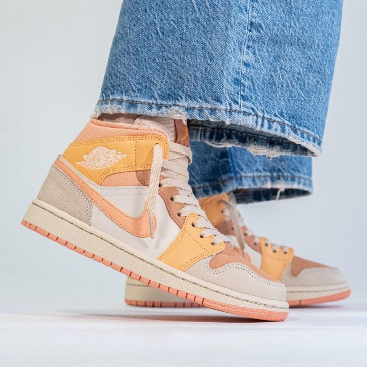 Nike Air Jordan Retro 1 Mid "Apricot Orange" WMNS