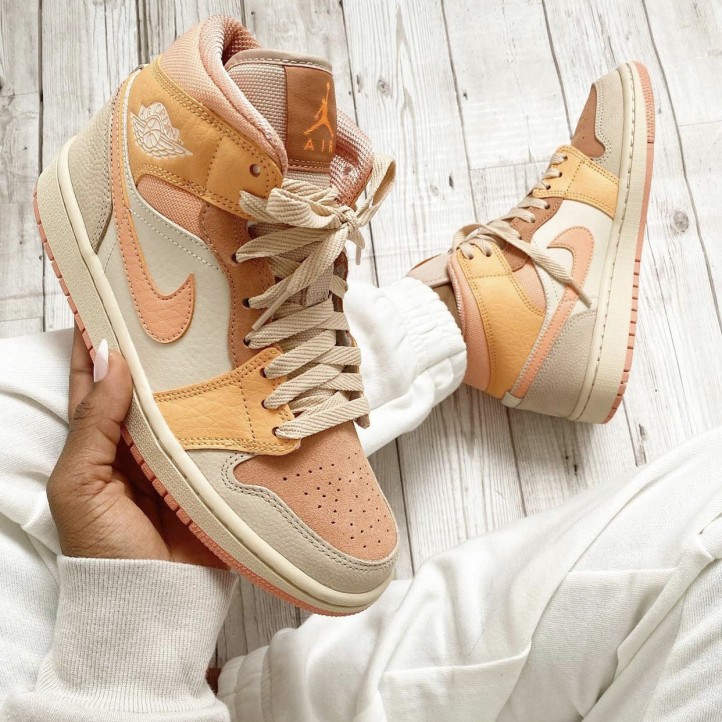 Nike Air Jordan Retro 1 Mid "Apricot Orange" WMNS