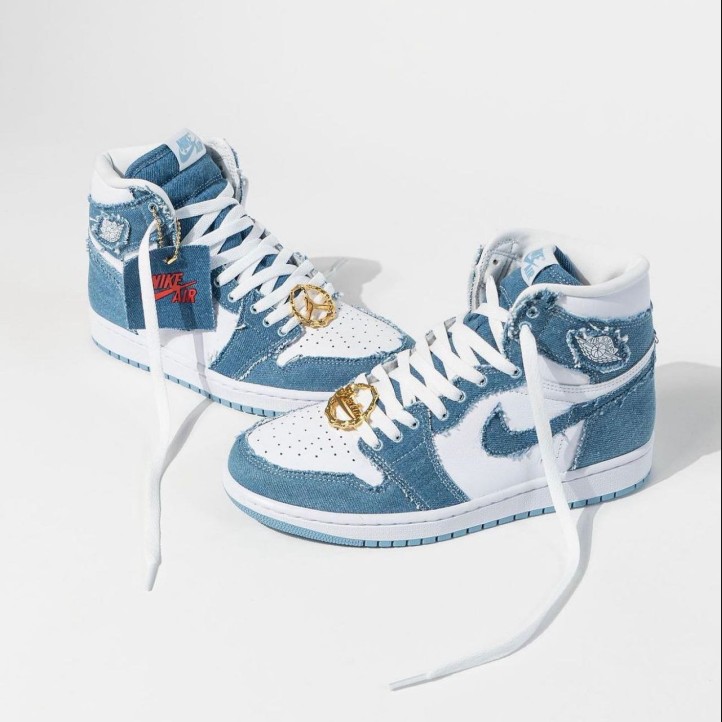 Nike Air Jordan Retro 1 High "Denim"