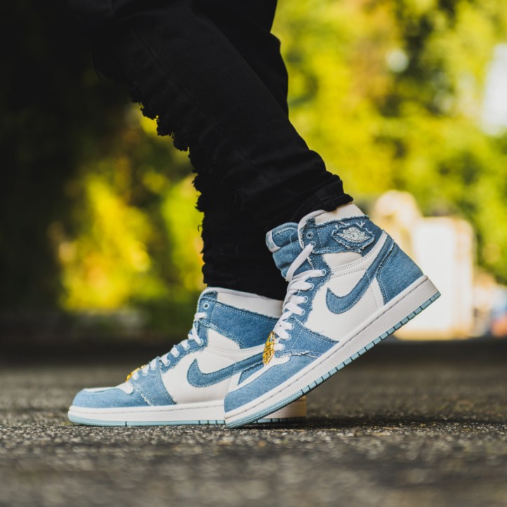 Nike Air Jordan Retro 1 High "Denim"