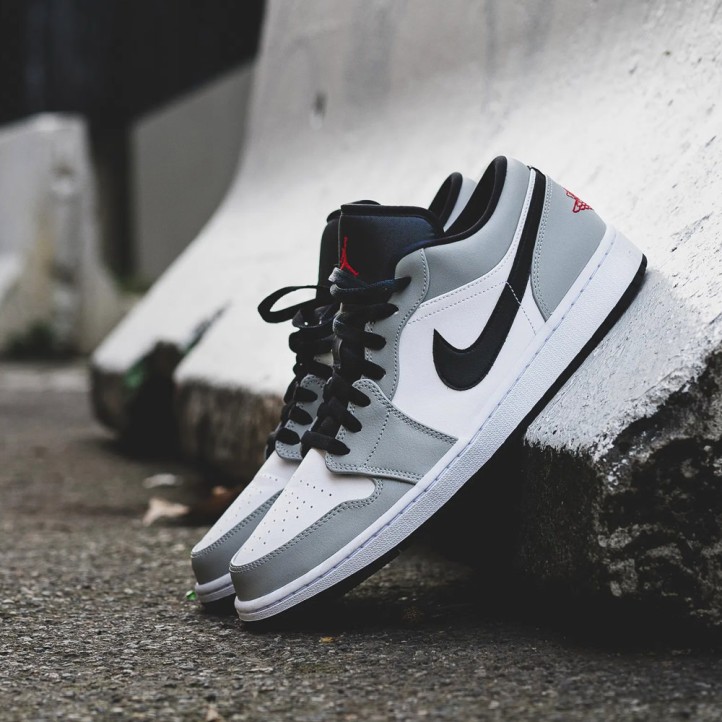 Nike Air Jordan Retro 1 Low "Light Smoke Grey"