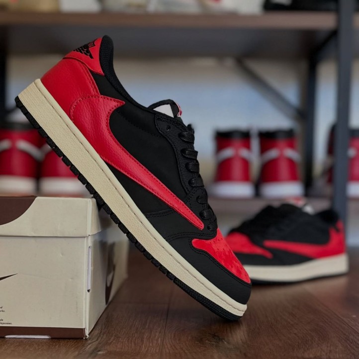 Nike Air Jordan Retro 1 Low x Travis Scott "Black"