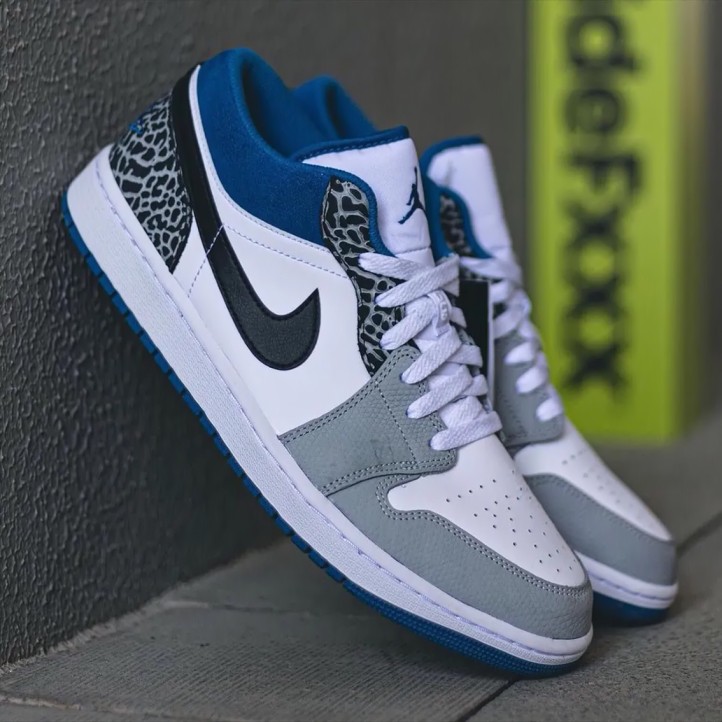 Nike Air Jordan Retro 1 Low SE "True Blue"