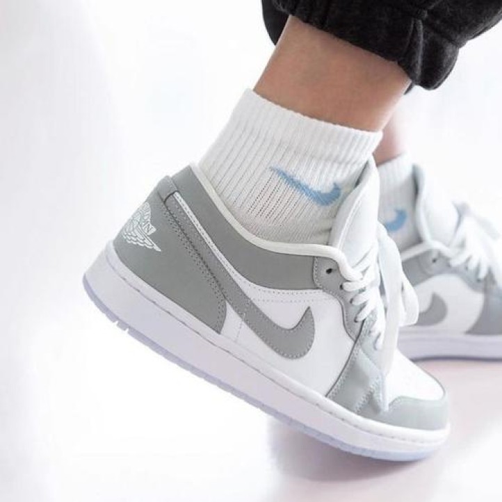 Nike Air Jordan Retro 1 Low "Wolf Grey"