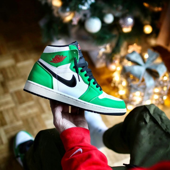 Nike Air Jordan Retro 1 High "Lucky Green"