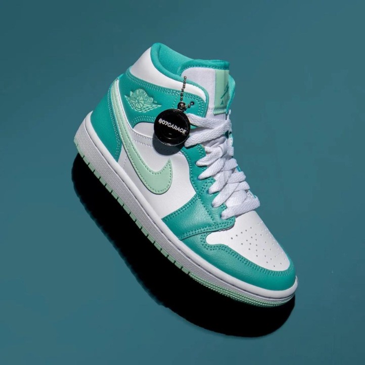 Nike Air Jordan Retro 1 Mid "Marine Green" WMNS