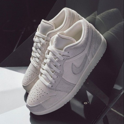 Nike Air Jordan Retro 1 Low SE Craft "Pale Ivory"