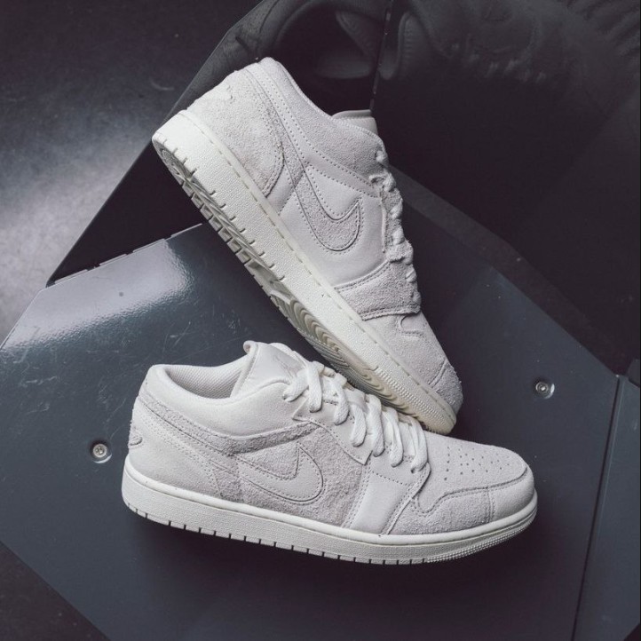 Nike Air Jordan Retro 1 Low SE Craft "Pale Ivory"