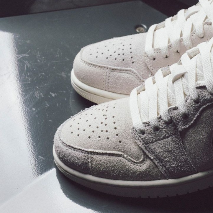 Nike Air Jordan Retro 1 Low SE Craft "Pale Ivory"