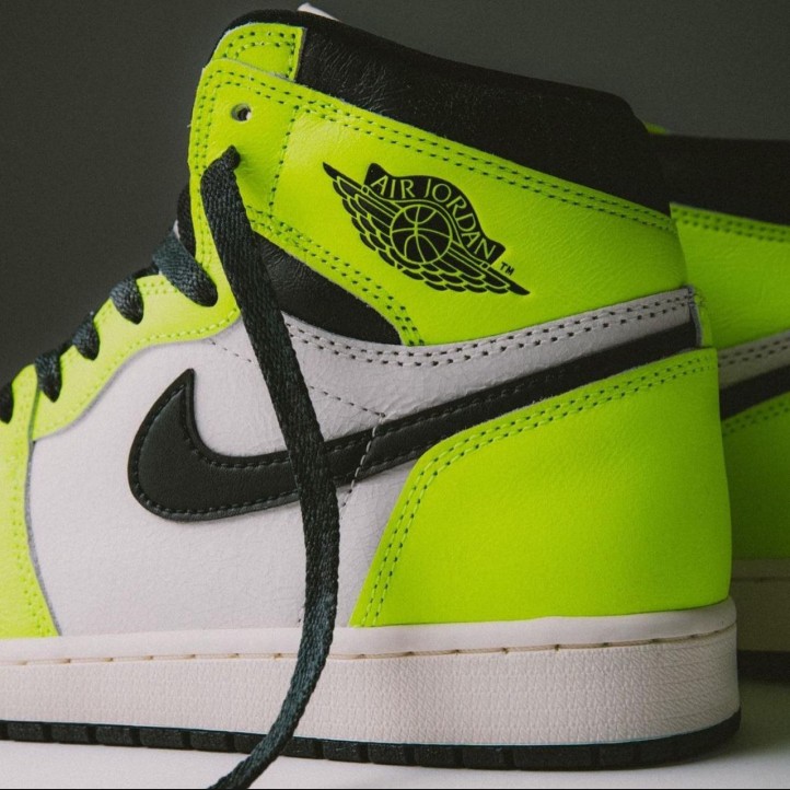 Nike Air Jordan Retro 1 High "Visionaire"