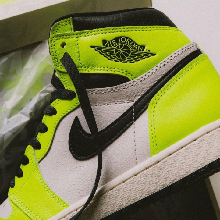 Nike Air Jordan Retro 1 High "Visionaire"