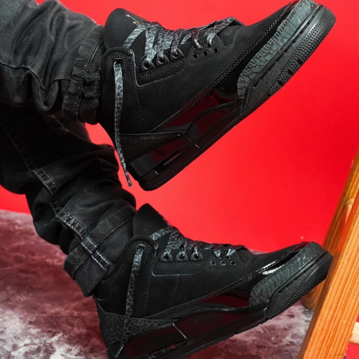 Jordan Retro 3 "Black Cat"