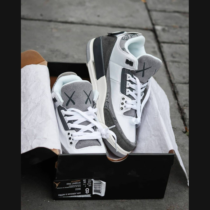 Nike Air Jordan Retro 3 x Kaws