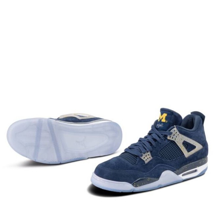 Air Jordan Retro 4 "Michigan"