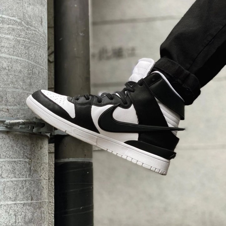 Nike Dunk High x AMBUSH "Black-White"