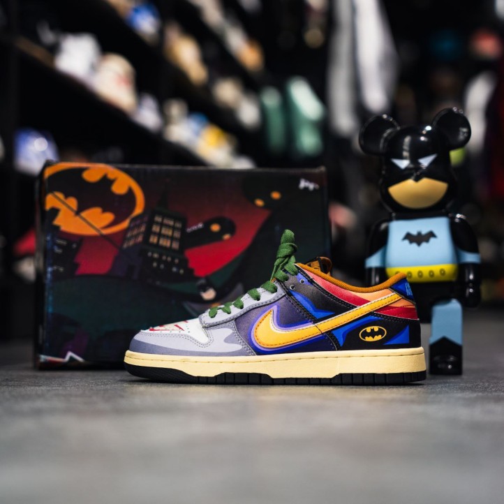 Nike Dunk Low "Batman x Joker"