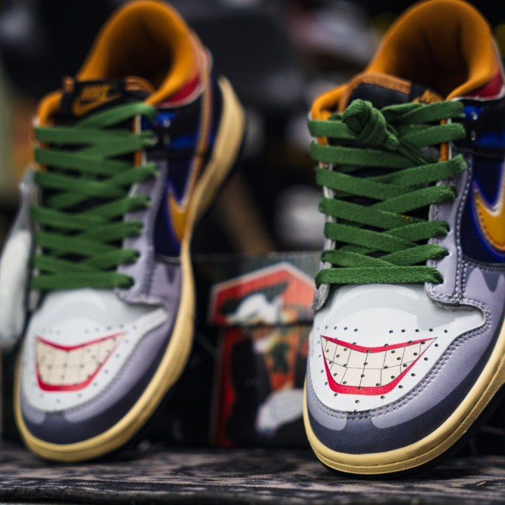 Nike Dunk Low "Batman x Joker"