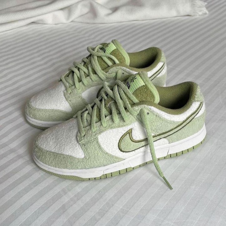 Nike Dunk Low "Fleece Green" WMNS