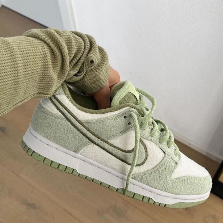 Nike Dunk Low "Fleece Green" WMNS