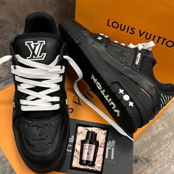 Louis Vuitton Trainer "Black"