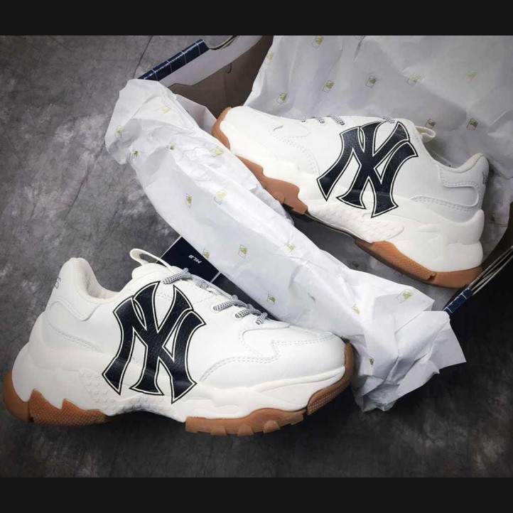 MLB Bigball Chunky A New York Yankees Beige Gum