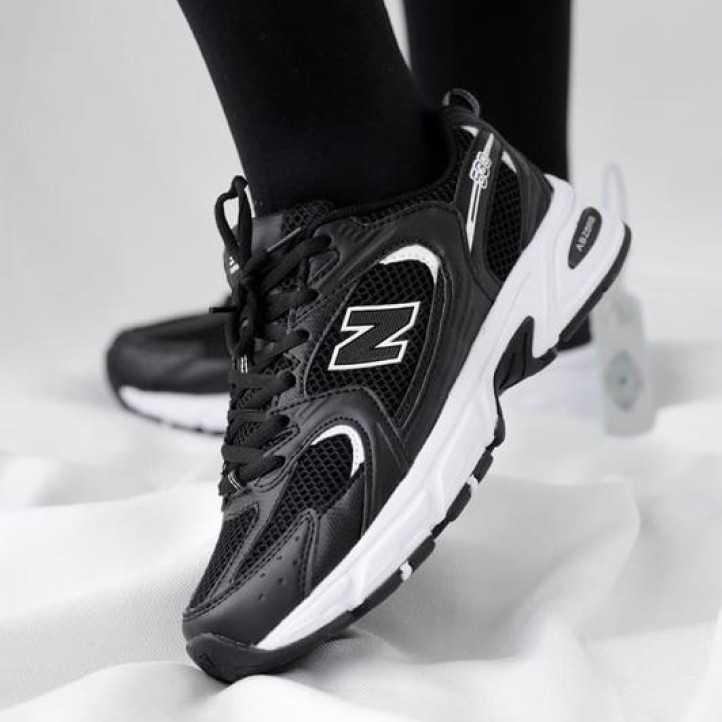 New Balance 530 Black/White WMNS