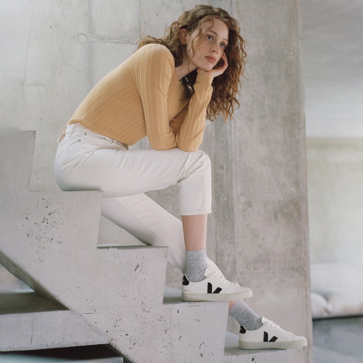 Veja CAMPO Sneakers "White/Black" WMNS