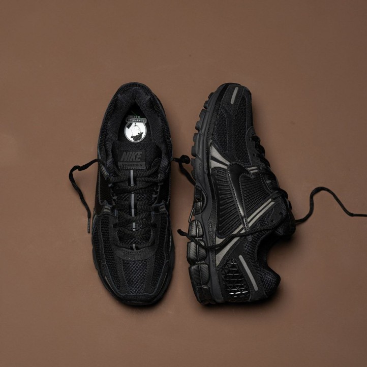 Nike Zoom Vomero 5 "Black"