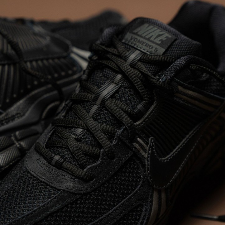 Nike Zoom Vomero 5 "Black"