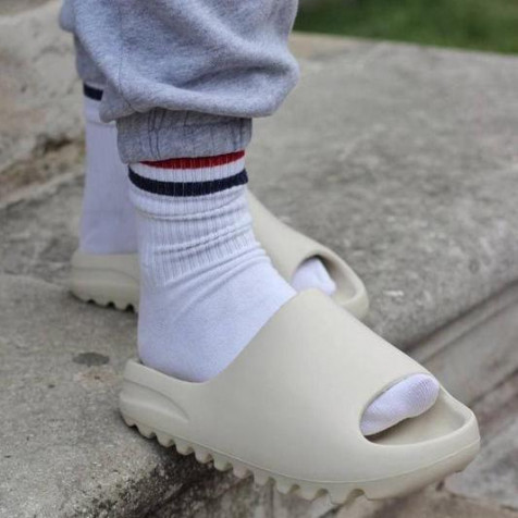 Adidas Yeezy Slides "Bone"