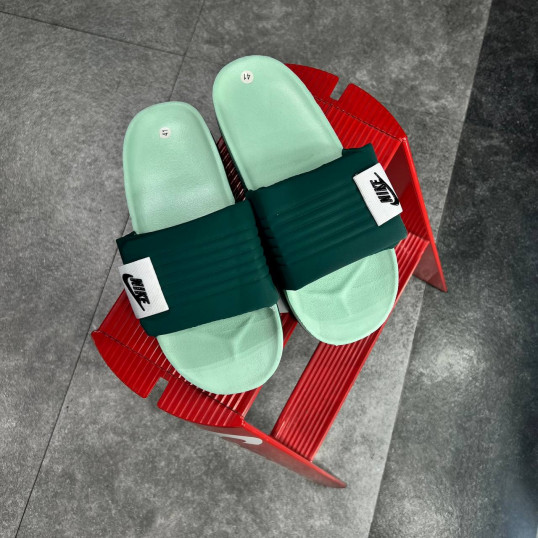 Nike Offcourt Slides | Mist Green/Dark Green
