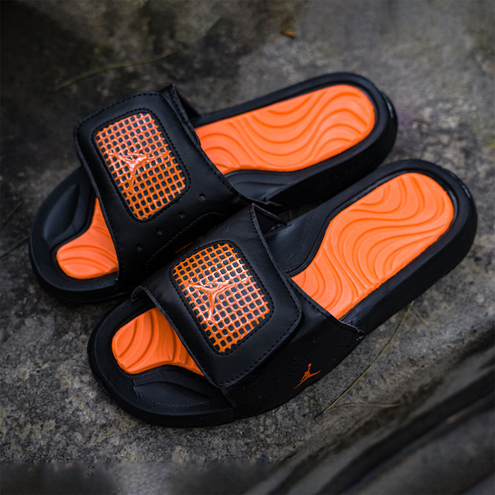 Тапочки Air Jordan Retro 4 | Черно-Оранжевые 